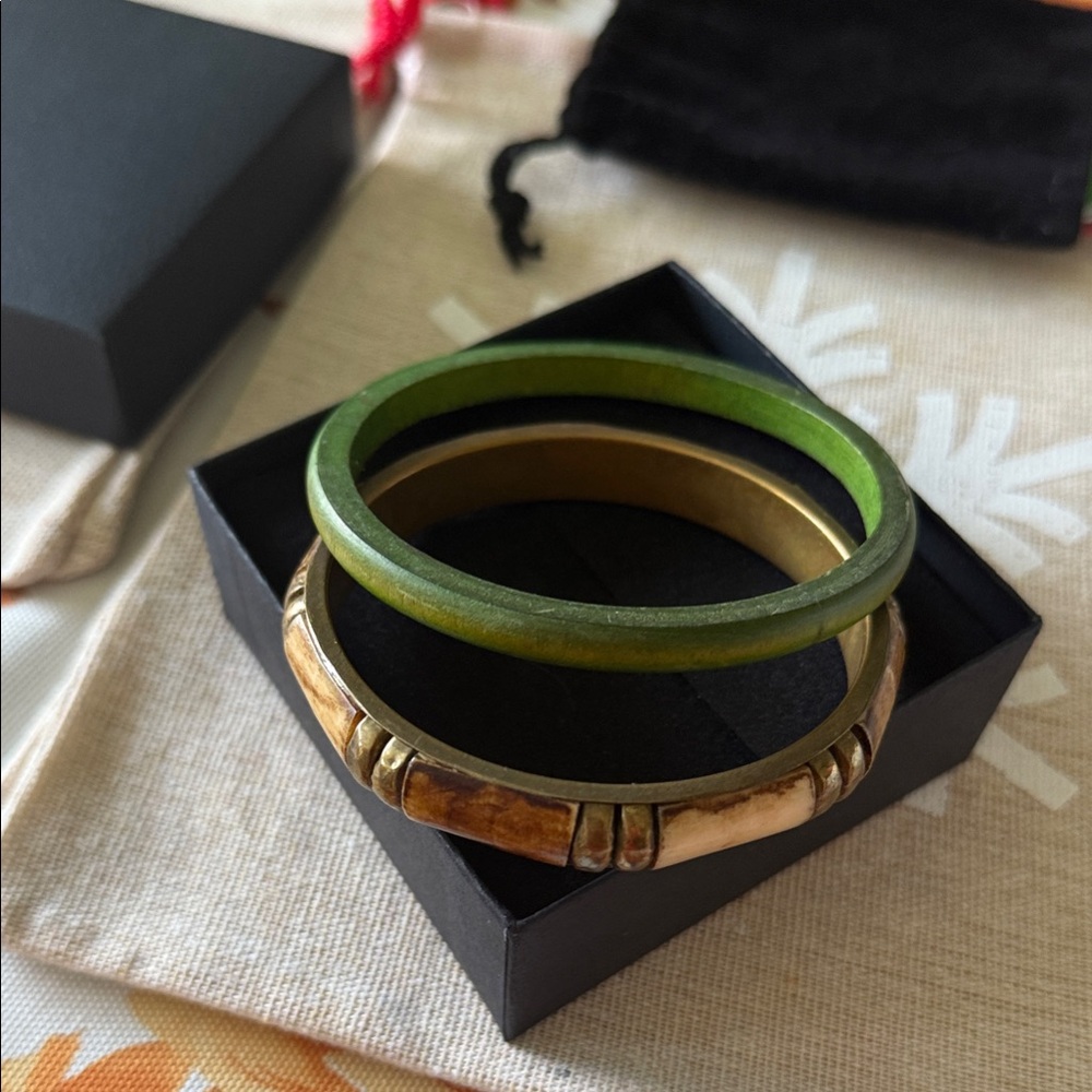 Elegant Green and Gold Bangle Set.